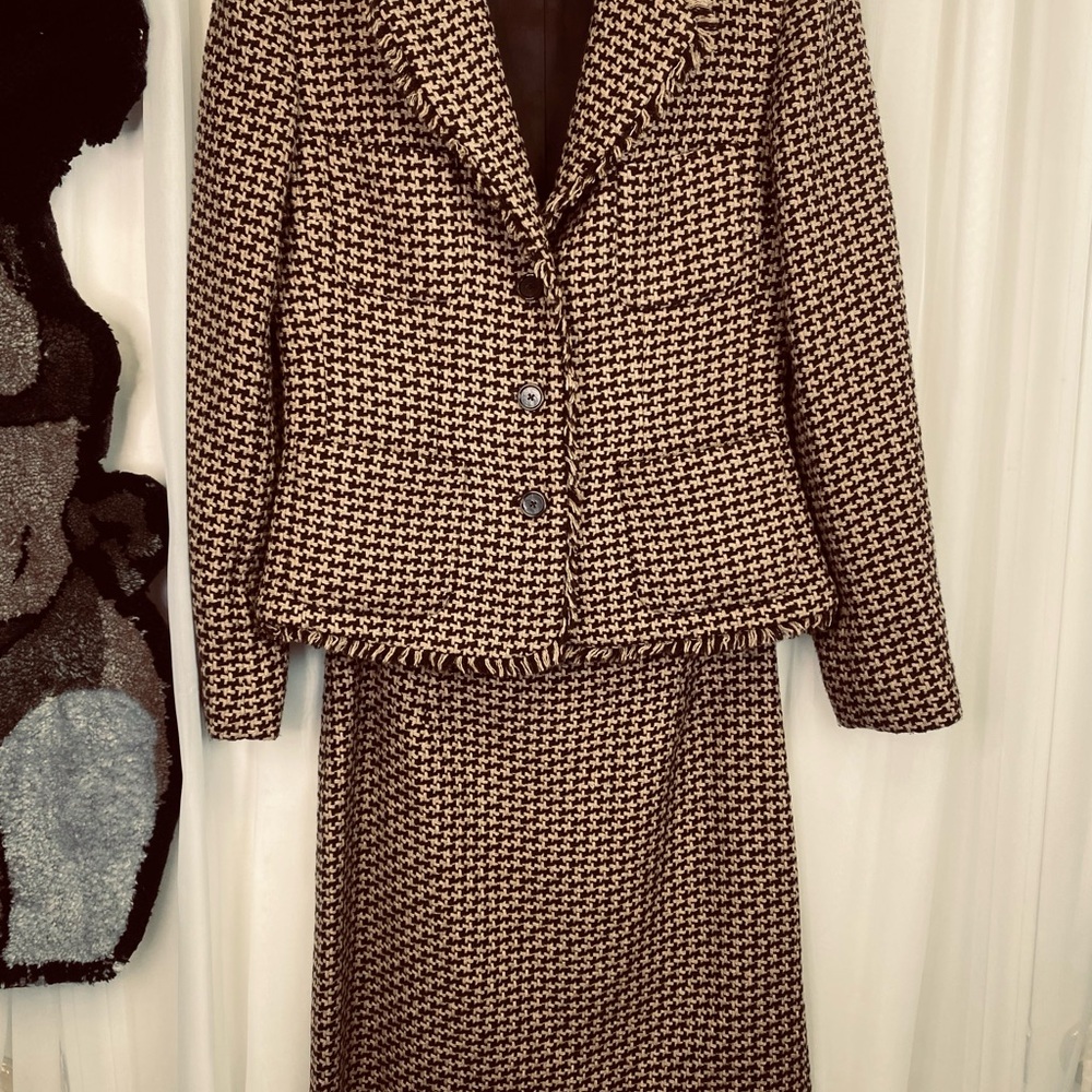Harold's Brown & Tan Houndstooth 2 Piece Skirt Suit